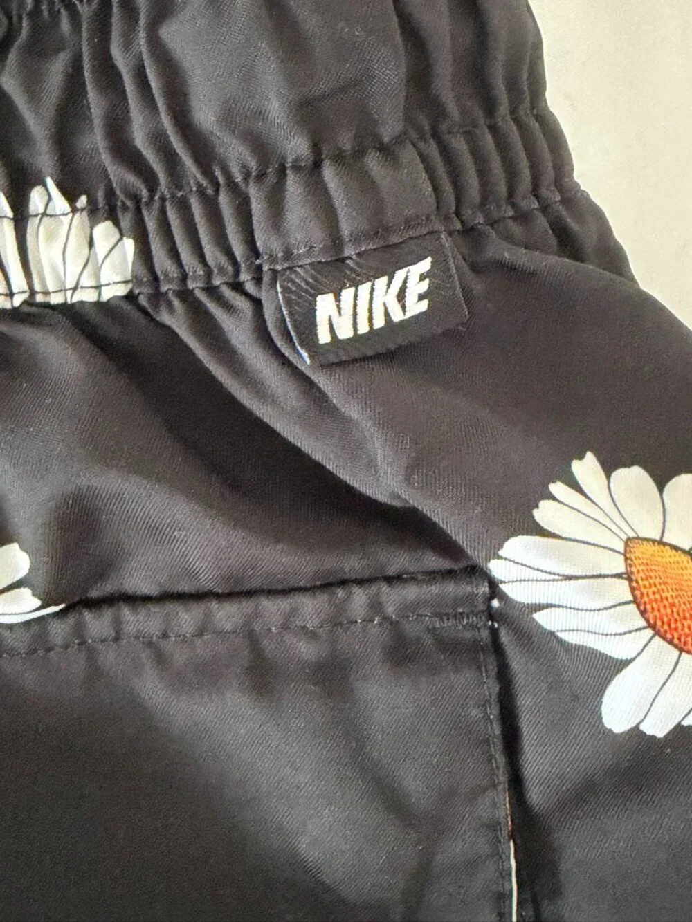 Nike Sportswear Floral Daisy Print Woven Lined Flow Shorts Swim Trunks Black Med